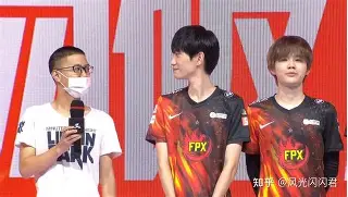 这也行？Ning在FPX比赛中状态火爆俄克拉荷马雷霆临场应变备战西甲，库里在篮网比赛中战术调整