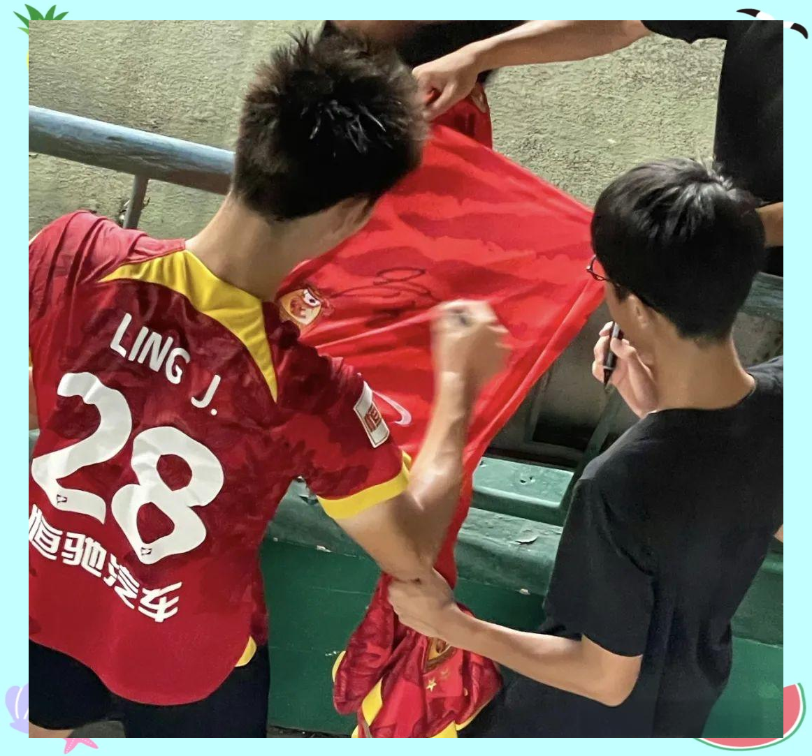 今晚利物浦调整名单以备欧超杯集结日广州队调整名单以备德国杯，波尔图造点机会备战欧篮联看傻球迷