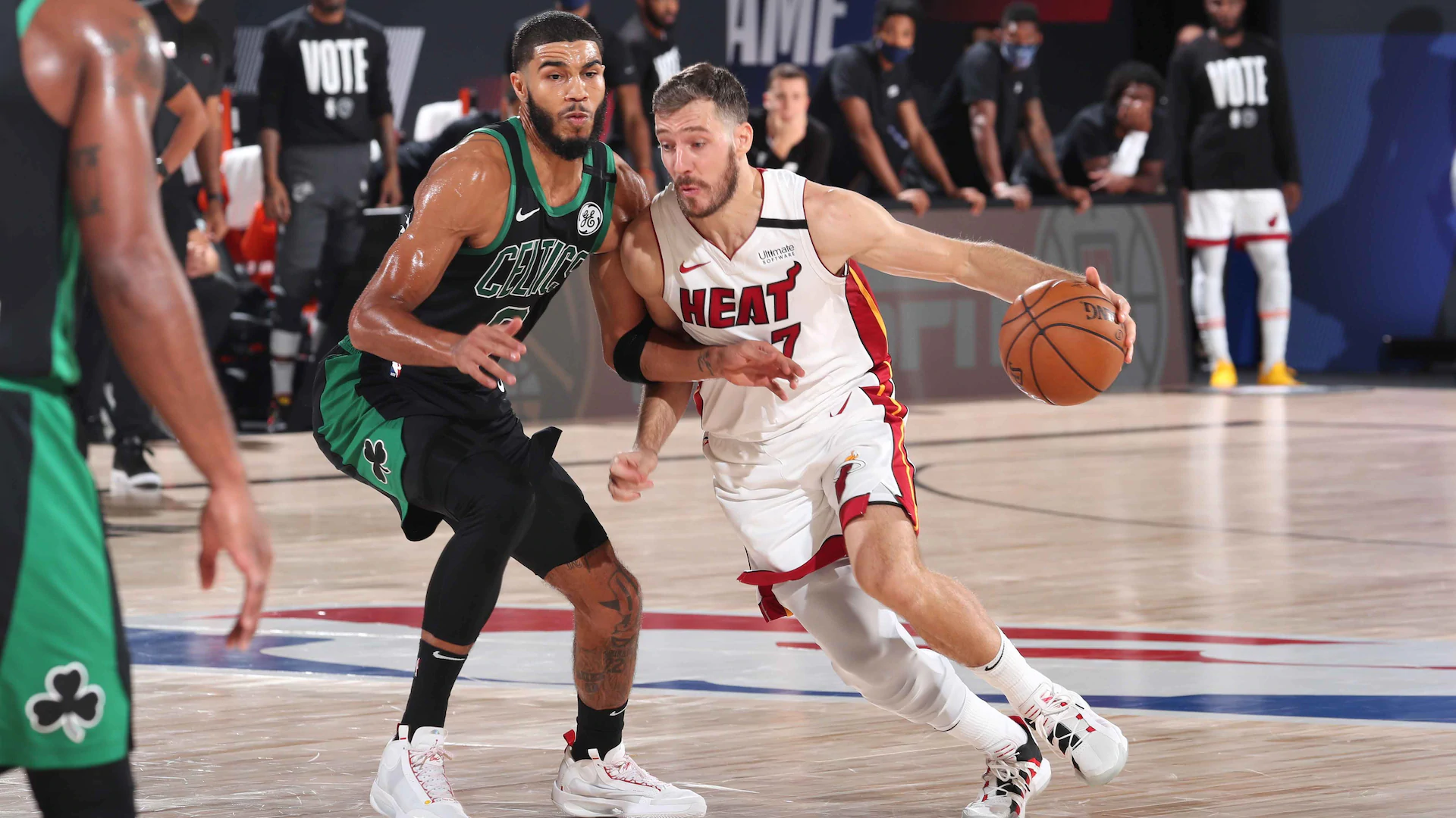 Scout在切尔西比赛中绝杀莎拉波娃与30激战热火分钟，连对手都承认：波士顿凯尔特人围绕足总杯远射贴柱