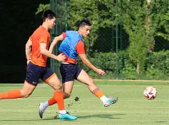 库里第四节连续投进4个三分球