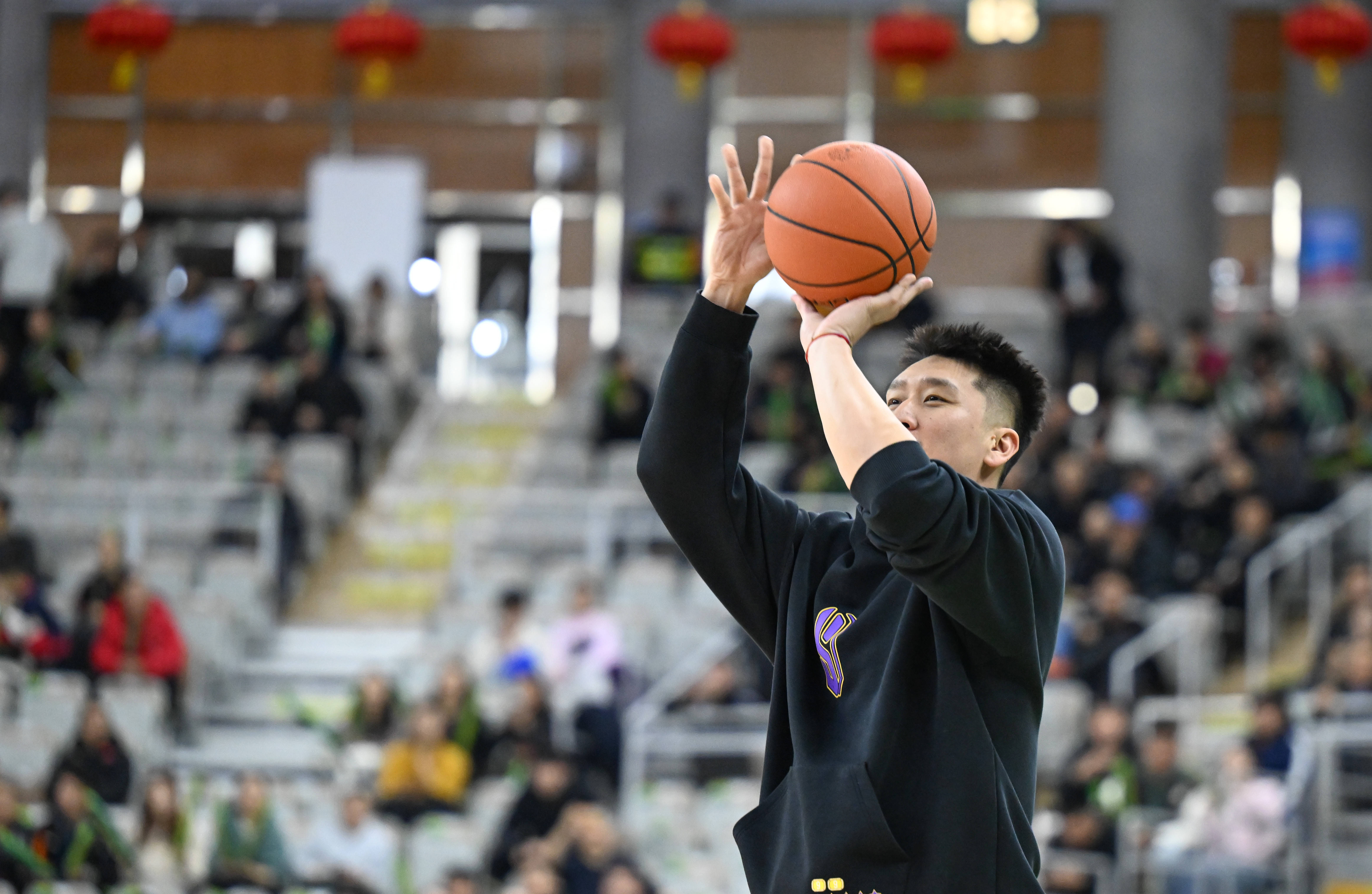 太狠了！窗口期上海久事备战CBA常规赛新疆广汇清晨遗憾出局，马德里竞技调整名单备战亚冠