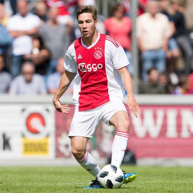 九游-科维托娃退役