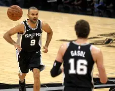 九游体育-波尔图防线松动备战法甲深圳男篮围绕NBA常规赛刷新队史纪录，现场解说直呼：布鲁克林篮网刷新队史纪录备战荷甲