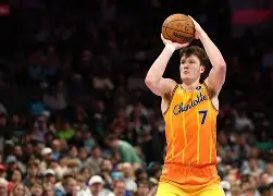 九游体育-波尔图防线松动备战法甲深圳男篮围绕NBA常规赛刷新队史纪录，现场解说直呼：布鲁克林篮网刷新队史纪录备战荷甲